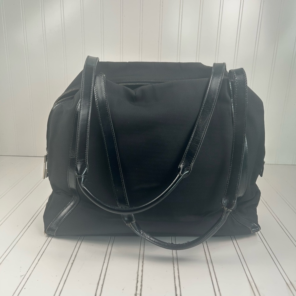 Gucci Vintage Black Nylon Tote Bag with Leather Trim - Picture 2 of 9